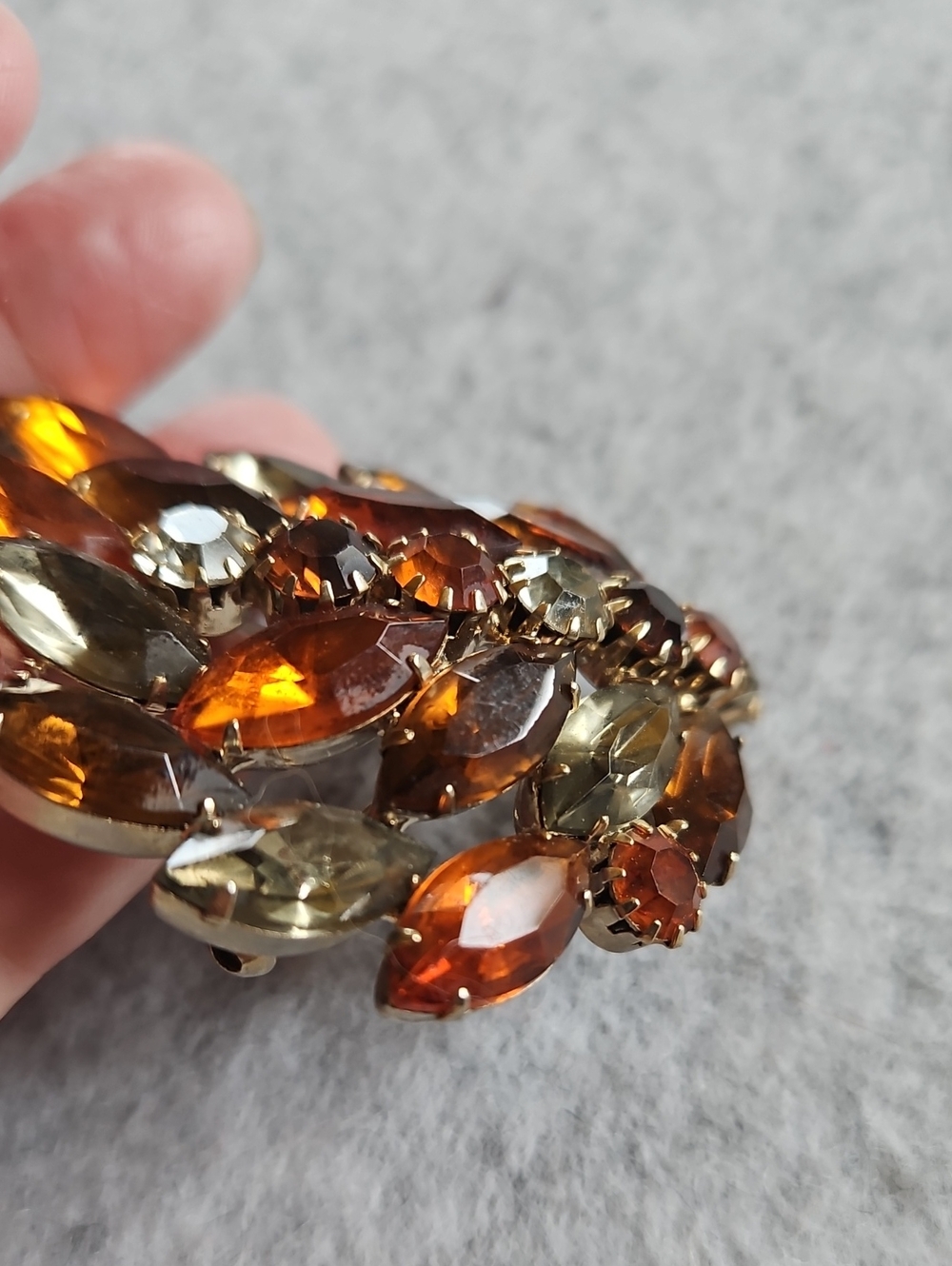 Vintage Amber and Topaz Navette And Round Rhinestone Leaf Brooch Gold Tone - Picture 6 of 8